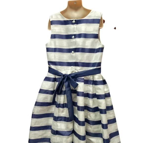 Jona Michelle Blue A-line Dress with V-neck Sleeveless Design for Wedding Guest - Picture 6 of 6